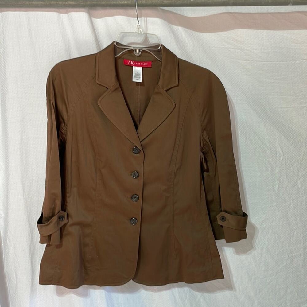 Anne Klein 10 brown shaped unlined stretch jacket button front 3/4 sleeve euc